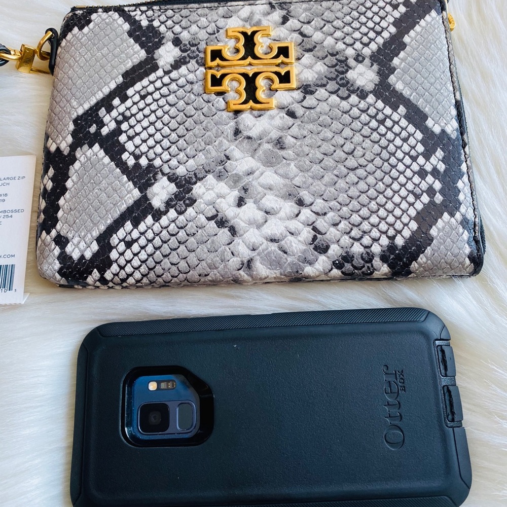 Tory Burch Britten python Lg Zip Pouch/Wristlet - Picture 5 of 8